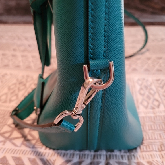 Stunning Michael Kors Large Turquoise Tote - RARE/HTF - Picture 8 of 15